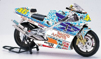 Guiloy 13636 HONDA NSR 500 VALENTINO ROSSI TEAM NASTRO AZZURRO HONDA MUGELLO 2001 Miniatures 1:10