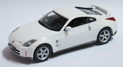 J-collection 061 NISAN 350Z NISMO / Version Europ�enne Miniatures 1:43