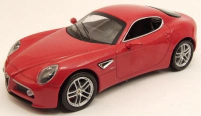 M4 7085 ALFA 8C ROUGE NEW Miniatures 1:43