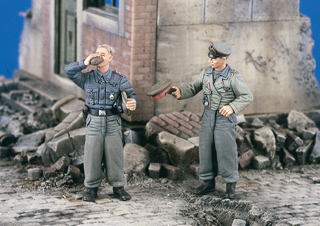 SOUVENIR DE GUERRE 2 figurines