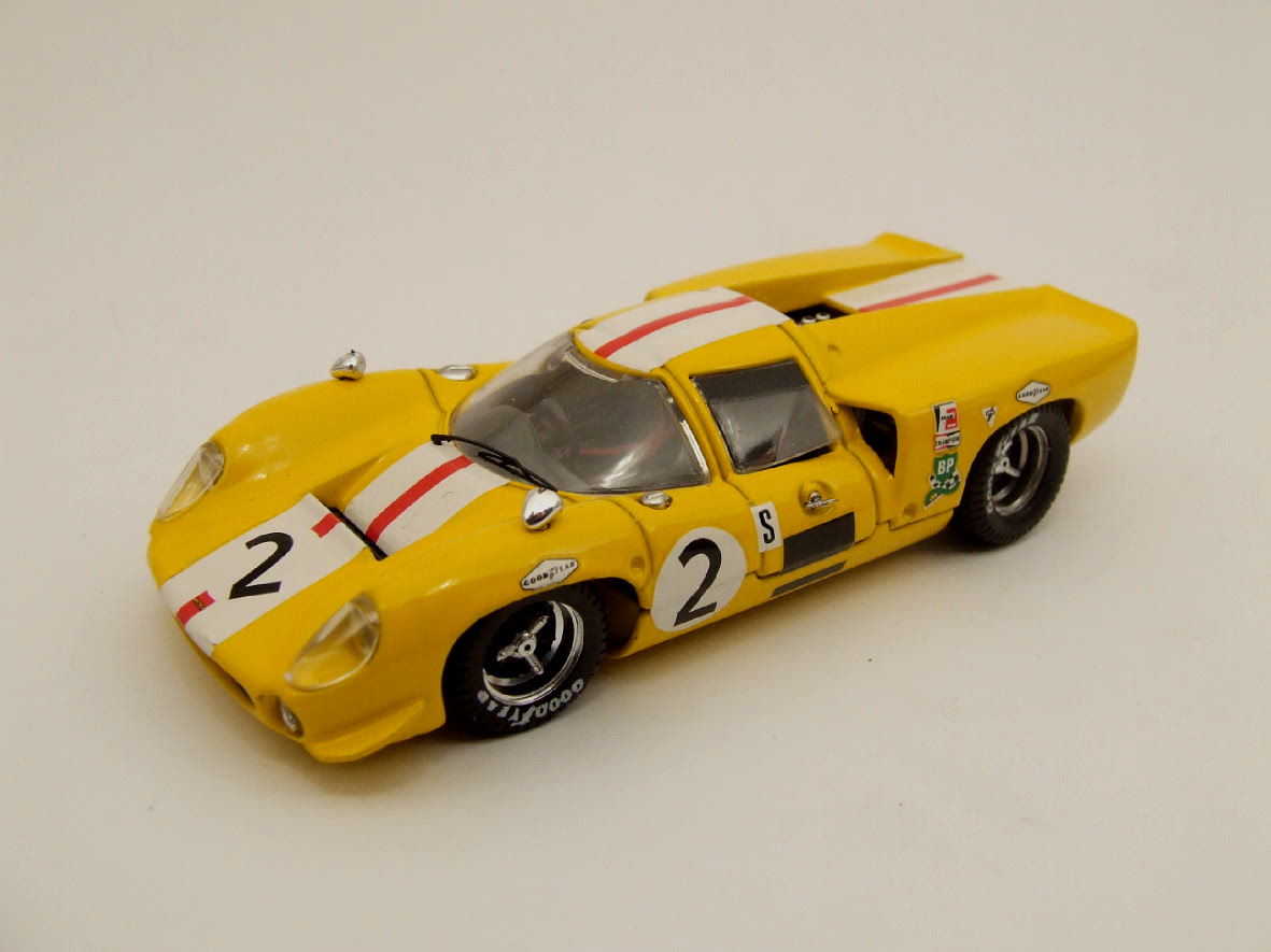 Best 9157 LOLA T 70 BRANDS HATCH 1968 Die cast 1:43 Best 9157 LOLA T 70 BRANDS HATCH 1968 Die cast 1:43