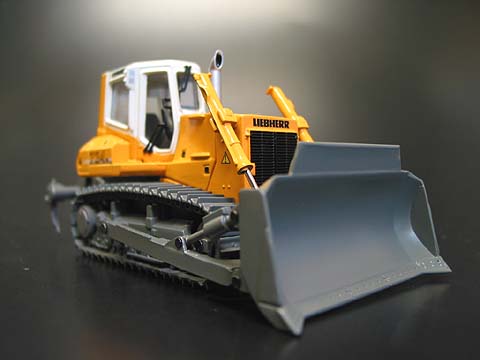 Brami 25003 LIEBHERR PR734 BULLDOZER avec DECAPEUR ARRIERE Die cast 1:50 Brami 25003 LIEBHERR PR734 BULLDOZER avec DECAPEUR ARRIERE Die cast 1:50