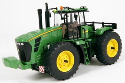Britains 42519 JOHN DEEERE 9530 Die cast 1:16 Britains 42519 JOHN DEEERE 9530 Die cast 1:16