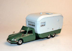 Classiques 1021 DS 6 ROUES PLATEAU PORTANT CARAVANE Die cast 1:43