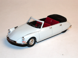 Classiques 1026 CITROEN DS avec HARD TOP REUTER Die cast 1:43