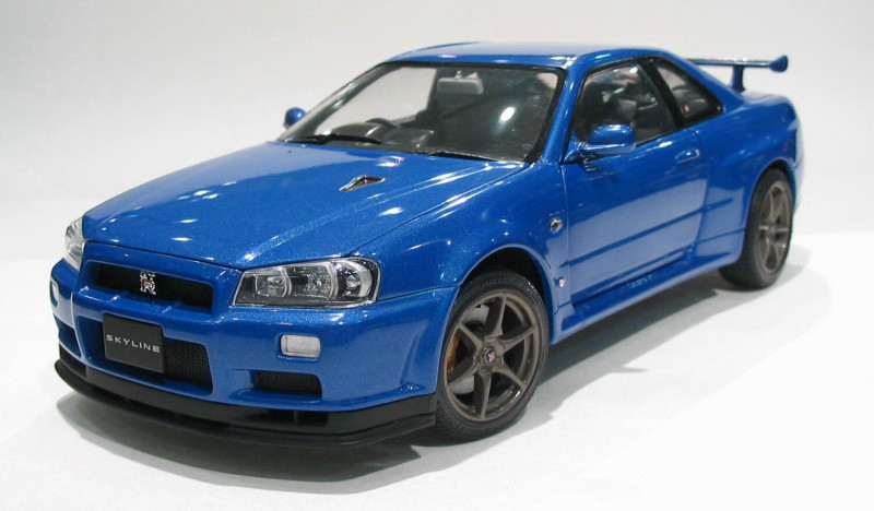 Ebbro 24016 NISSAN SKYLINE GT-R BNR 34 Miniatures 1:24
