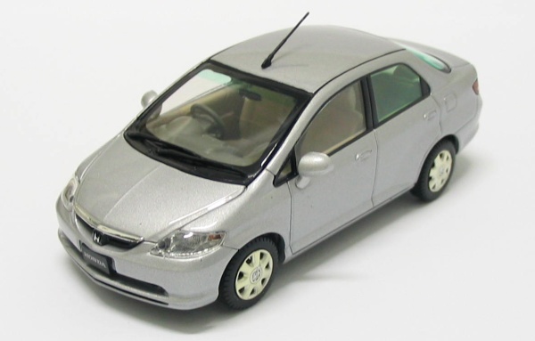 HONDA FIT ARIA 4 portes