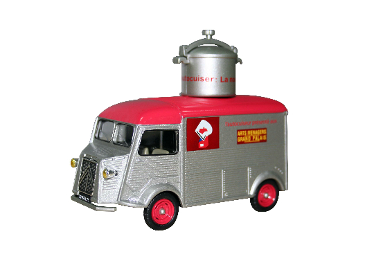 CITROEN H ART MENAGER AVEC COCOTTE