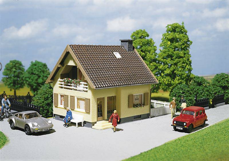 MAISON FAMILIALE 0205 HO