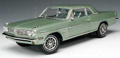 Highway 61 50139 PONTIAC TEMPEST 1963 Die cast 1:18