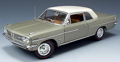 Highway 61 50145 PONTIAC Le Mans 326 V8 1963 Miniatures 1:18