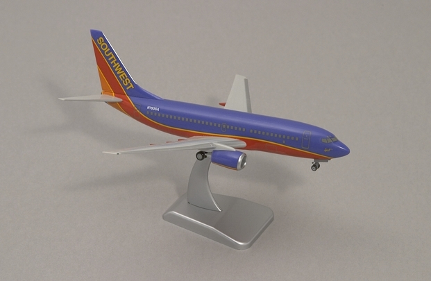 Hogan 1301 Southwest Boeing 737-700 Die cast 1:200 Hogan 1301 Southwest Boeing 737-700 Die cast 1:200