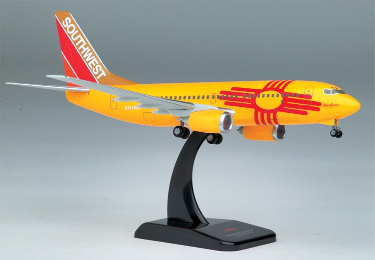 Hogan 1592 Southwest B737-700 Die cast 1:200 Hogan 1592 Southwest B737-700 Die cast 1:200