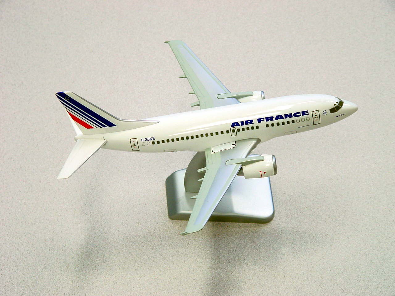 Hogan 2230 Air France Boeing 737-500 Die cast 1:200 Hogan 2230 Air France Boeing 737-500 Die cast 1:200