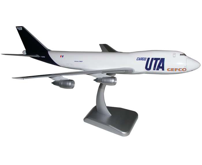 Boeing 747-200F UTA