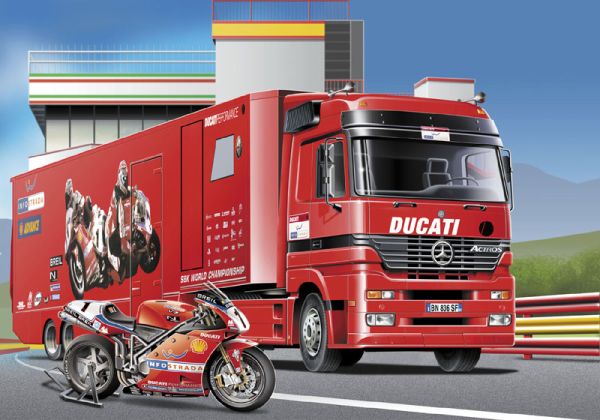 Italeri 3815 DUCATI RACING TEAM TRUCK Maquettes 1:24