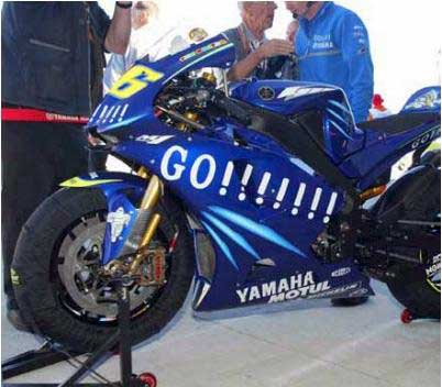 Italeri 40501 YAMAHA YZR ROSSI 2004 Plastic models 1:6