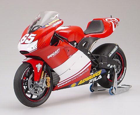 Italeri 4625 DUCATI DESMOSEDICI 2003 Die cast 1:9 Italeri 4625 DUCATI DESMOSEDICI 2003 Die cast 1:9