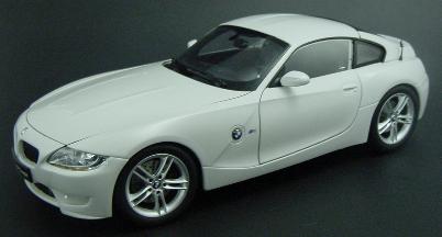 Kyosho 08583W BMW Z4M E86M Miniatures 1:18 Kyosho 08583W BMW Z4M E86M Miniatures 1:18