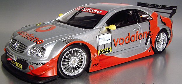 Maisto 38649V Mercedes Benz CLK DTM 2002 VODAFONE Die cast 1:18