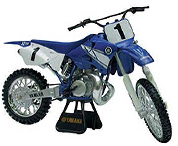 Moto de Ferro Trilha Miniatura Yamaha YZ 250 1:6 na Caixa New-Ray, Magalu  Empresas