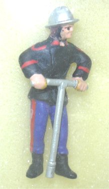 POMPIER AVEC CLEF 1/43