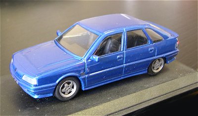 Paradcar 095 RENAULT 21 2 VOLUMES Die cast 1:43