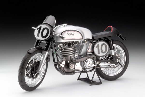 Revell 07934 NORTON MANX 500CC Maquettes 1:9 Revell 07934 NORTON MANX 500CC Maquettes 1:9