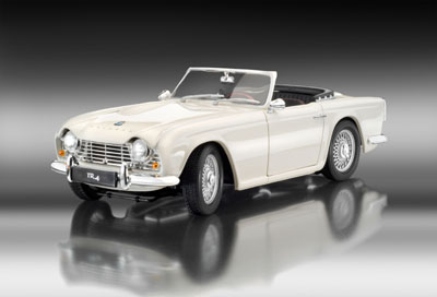 Revell 08827 TRIUMPH TR 4 Maquettes 1:18 Revell 08827 TRIUMPH TR 4 Maquettes 1:18