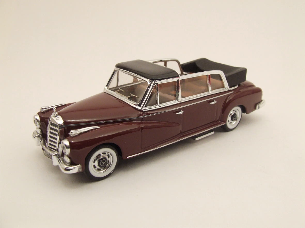 Rio 4122 Mercedes 300 L closet 1960 Miniatures 1:43