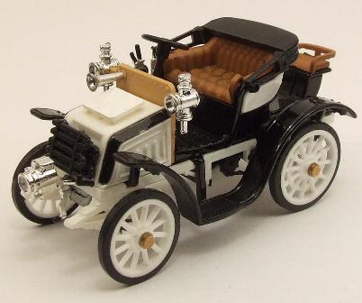 Rio 4276 FIAT 8CV Die cast 1:43 Rio 4276 FIAT 8CV Die cast 1:43