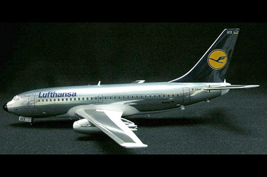 Schuco 3554512 BOEING 737/200 LUFTHANSA POLISHED(INFLIGHT) Die cast 1:200 Schuco 3554512 BOEING 737/200 LUFTHANSA POLISHED(INFLIGHT) Die cast 1:200