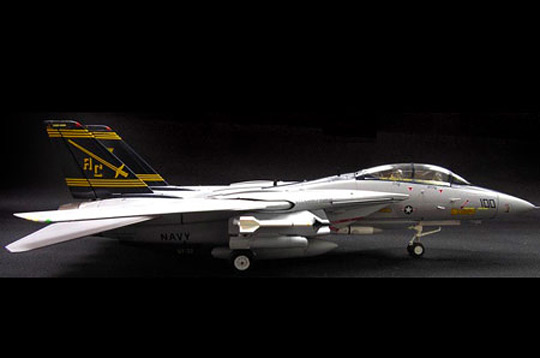 Schuco 3555013 F-14 VF-322 SWORDSMAN CAG BIRD (SKY GUARDIANS) Miniatures 1:72 Schuco 3555013 F-14 VF-322 SWORDSMAN CAG BIRD (SKY GUARDIANS) Miniatures 1:72