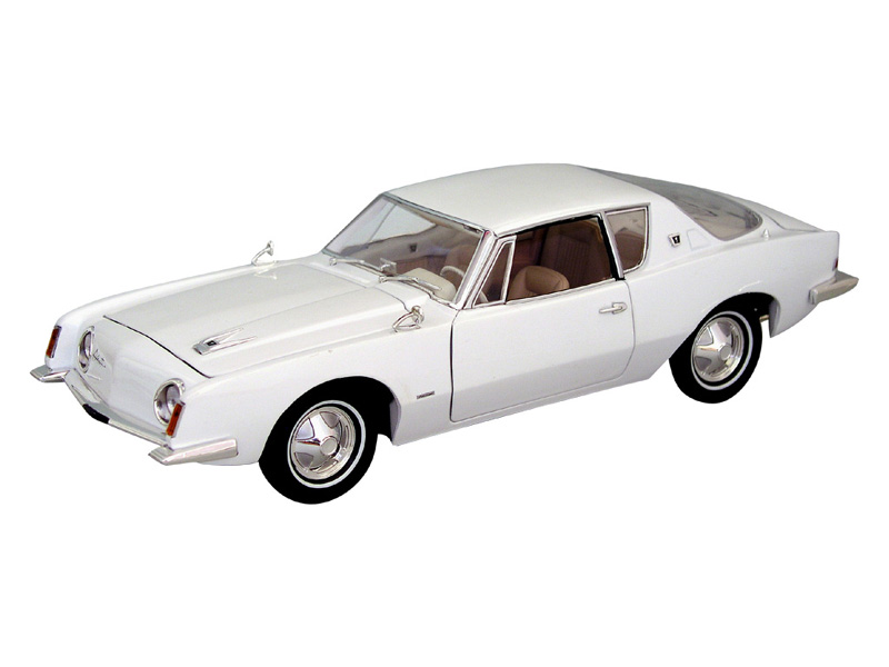Signature 18101 STUDEBAKER AVANTI 1963 Miniatures 1:18 Signature 18101 STUDEBAKER AVANTI 1963 Miniatures 1:18