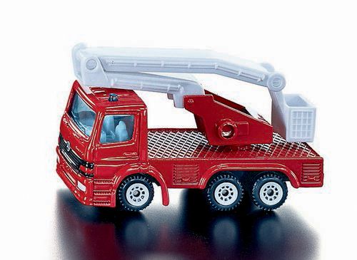 Camion pompiers avec bras de relevage
