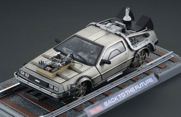 Sunstar 2714 De Lorean (Back to the Future 3) Miniatures 1:18