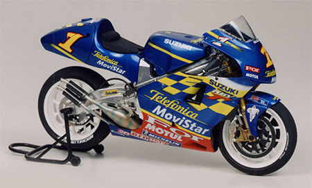 Tamiya 14089 SUZUKI RGV 500 TELEFONICA Maquettes 1:12 Tamiya 14089 SUZUKI RGV 500 TELEFONICA Maquettes 1:12