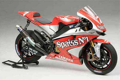 Tamiya 21032 YAMAHA YZR M1 2004 N 7 Plastic models 1:12