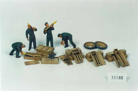 CHARGEURS MUNITIONS + 4 FIGURINES