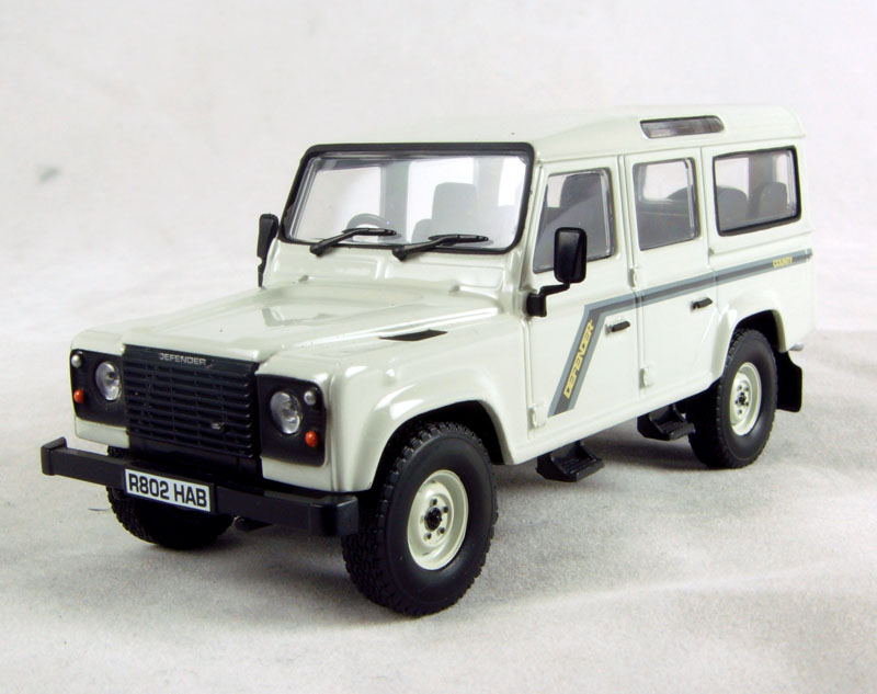 Vanguards 09709 LAND ROVER DEFENDER Die cast 1:43