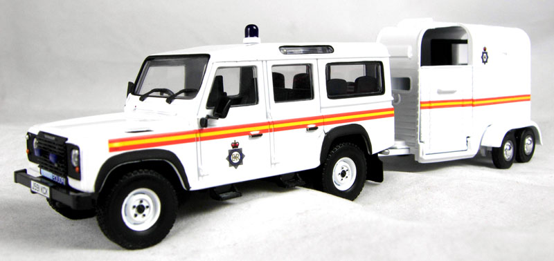 Vanguards 09710 LAND ROVER DEFENDER & VAN A CHEVAUX Die cast 1:43