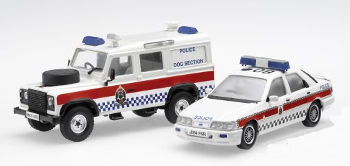 SET Police LAND ROVER DEFENDER avec Ford SIERRA