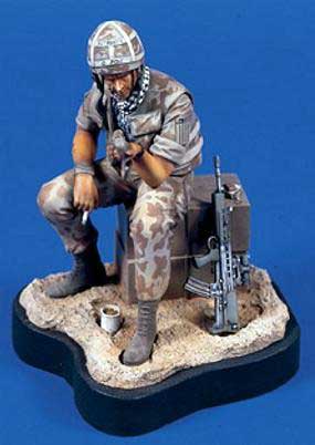 Verlinden 0650 SOLDAT BRITISH + RAT DESERT 120 MM Plastic models 