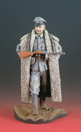 OFFICIER ALLEMAND EST 120 MM